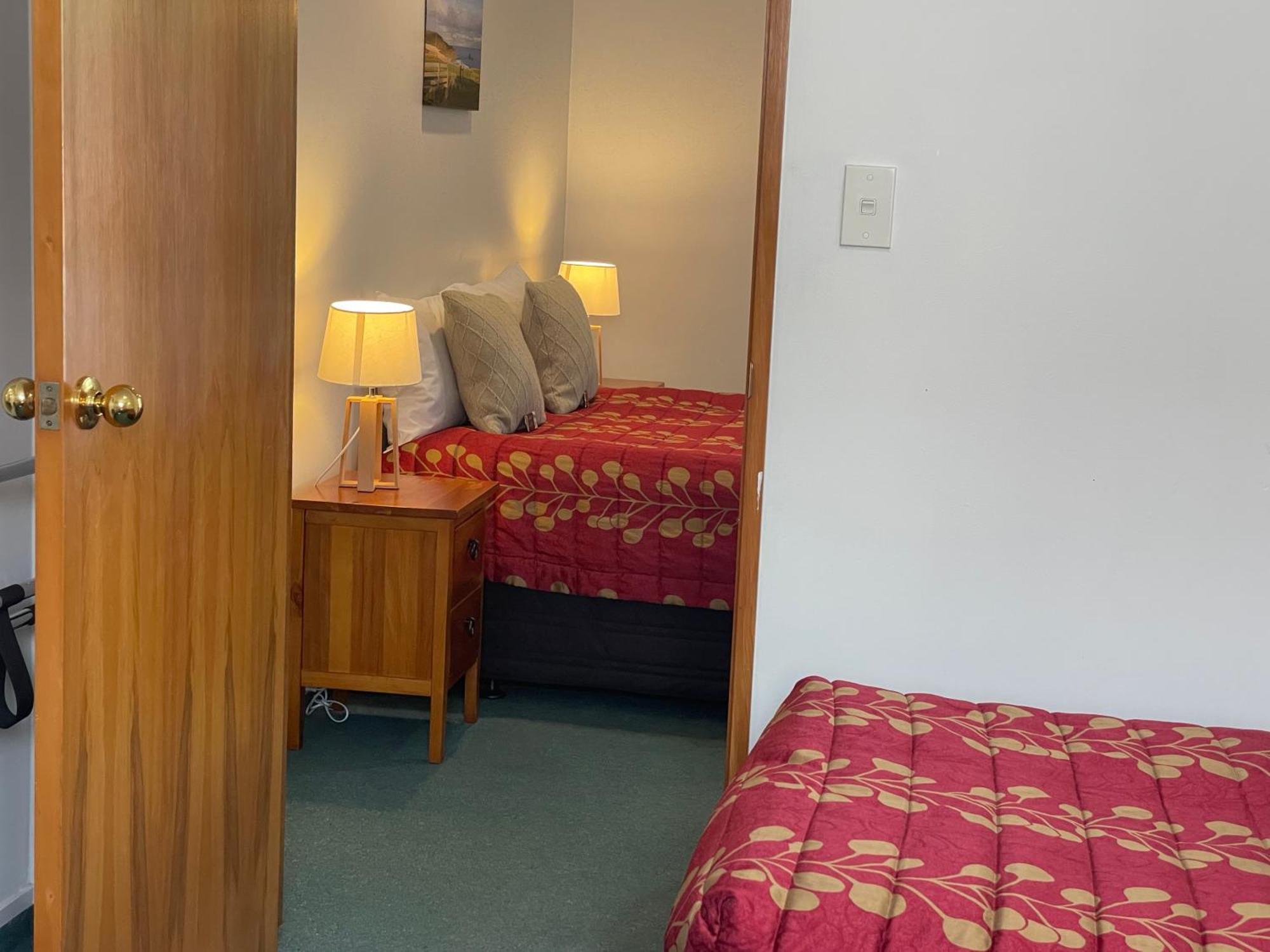 Asure Ambassador Motor Lodge Оамару Екстер'єр фото